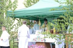 image025